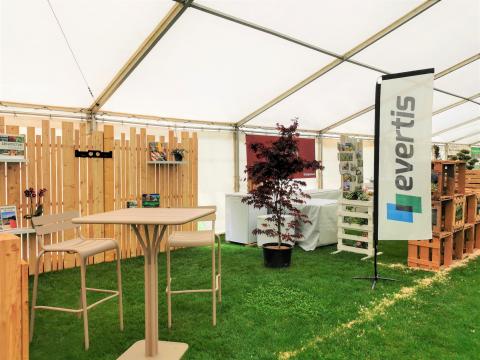 Montage du stand Evertis fete des jardins 2022